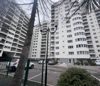 Продается 1-комнатная квартира, 105,5 м²