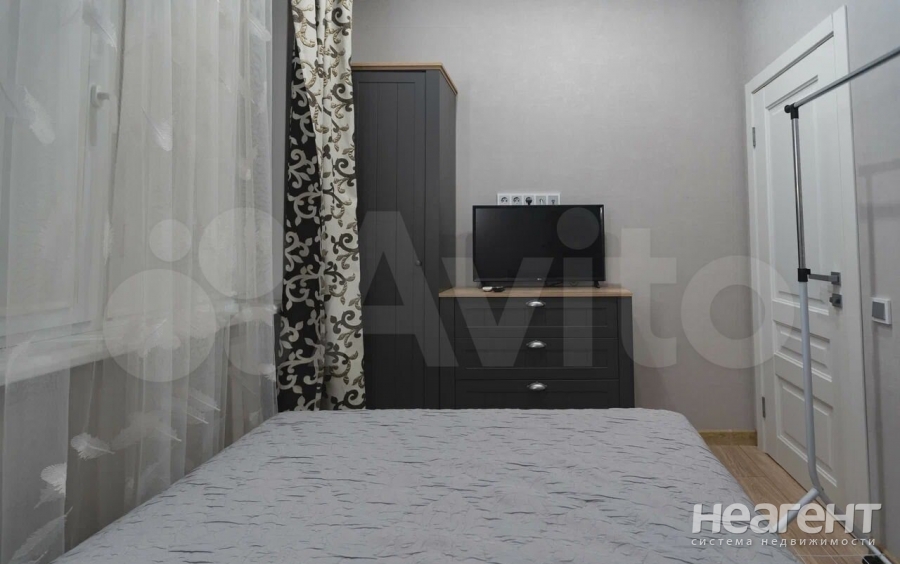 Продается 1-комнатная квартира, 33 м²