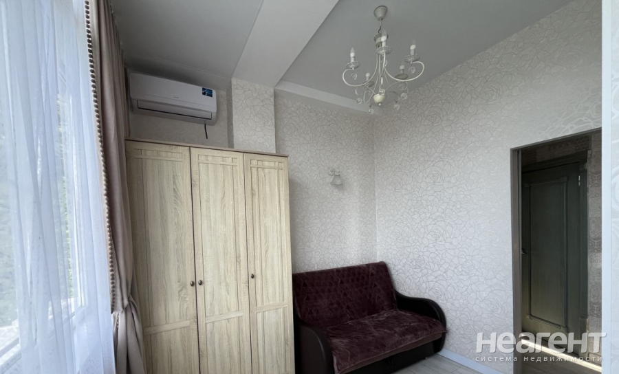 Продается 1-комнатная квартира, 30 м²