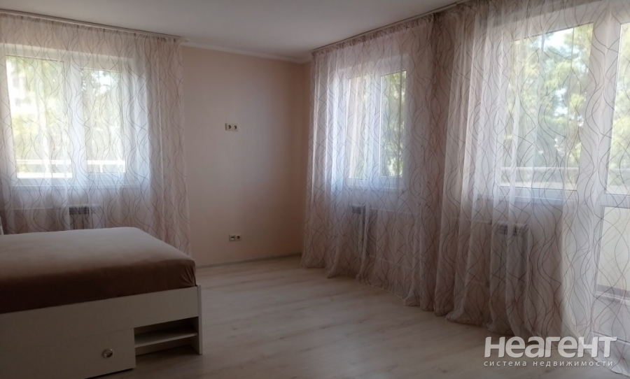 Продается 1-комнатная квартира, 52 м²