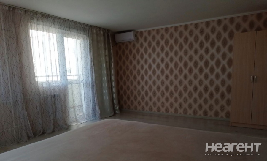 Продается 1-комнатная квартира, 52 м²