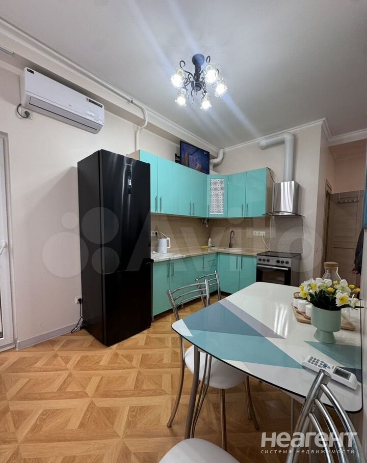 Сдается 1-комнатная квартира, 45 м²