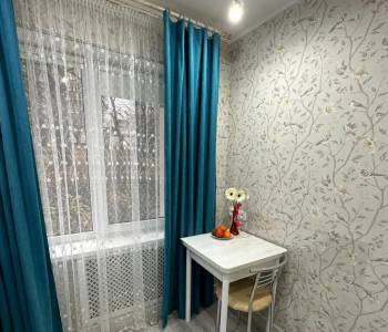 Продается 1-комнатная квартира, 35 м²