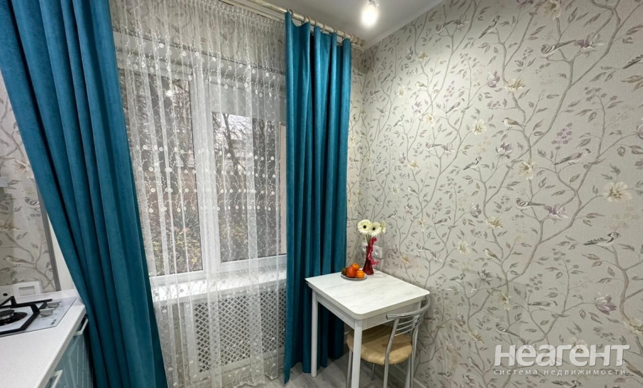 Продается 1-комнатная квартира, 35 м²