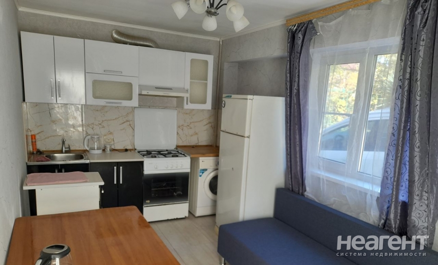 Сдается 1-комнатная квартира, 35 м²