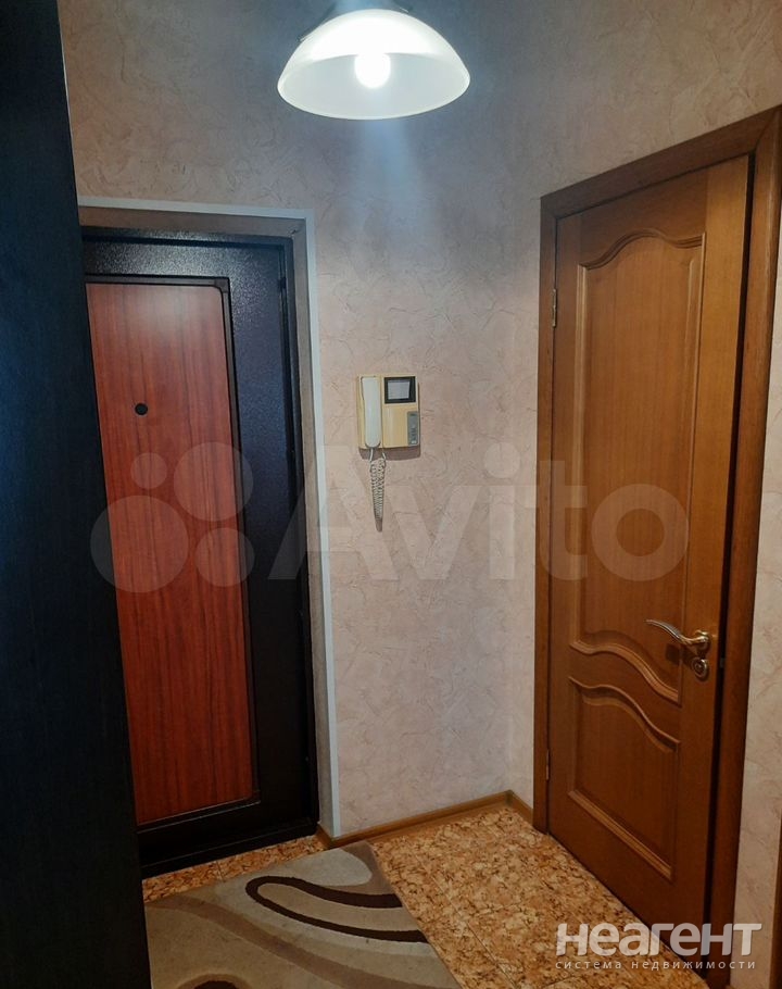 Продается 1-комнатная квартира, 42 м²