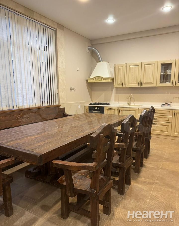 Сдается Дом, 400 м²