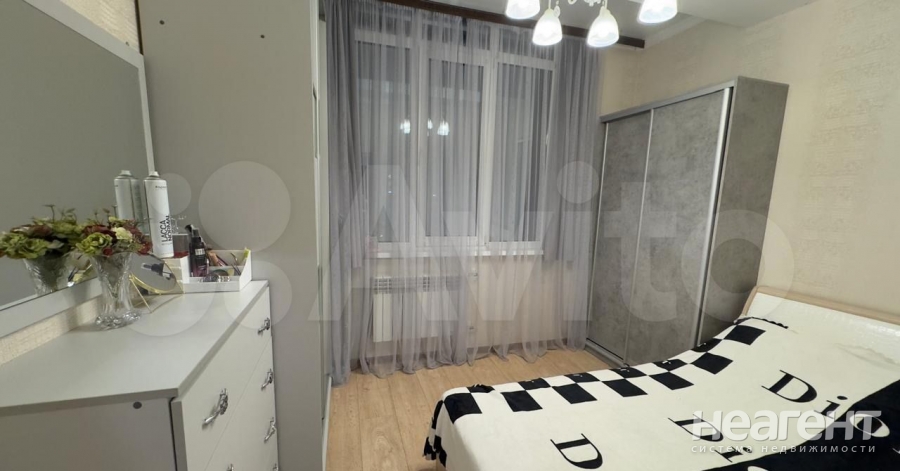 Продается 1-комнатная квартира, 32 м²