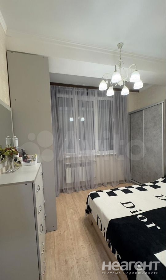 Продается 1-комнатная квартира, 32 м²