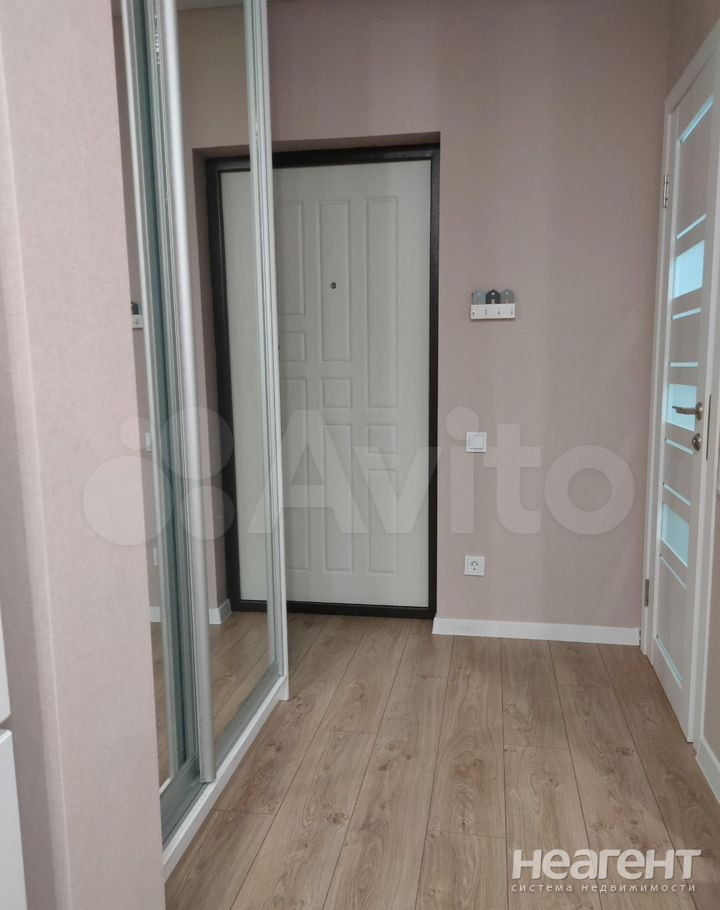 Продается 1-комнатная квартира, 32 м²