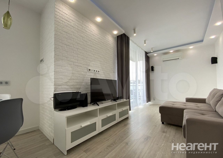 Сдается 1-комнатная квартира, 46 м²