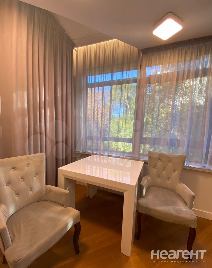 Продается 3-х комнатная квартира, 98 м²