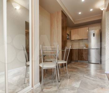 Продается 1-комнатная квартира, 42 м²