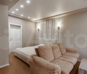 Продается 1-комнатная квартира, 42 м²