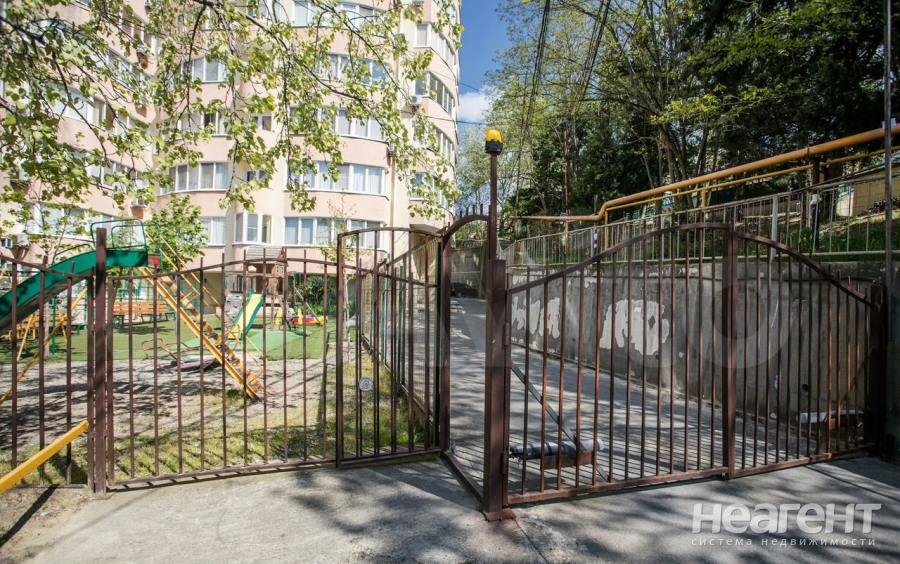 Продается 3-х комнатная квартира, 100 м²