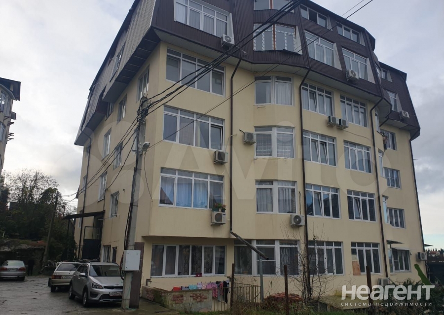 Продается 1-комнатная квартира, 80,8 м²