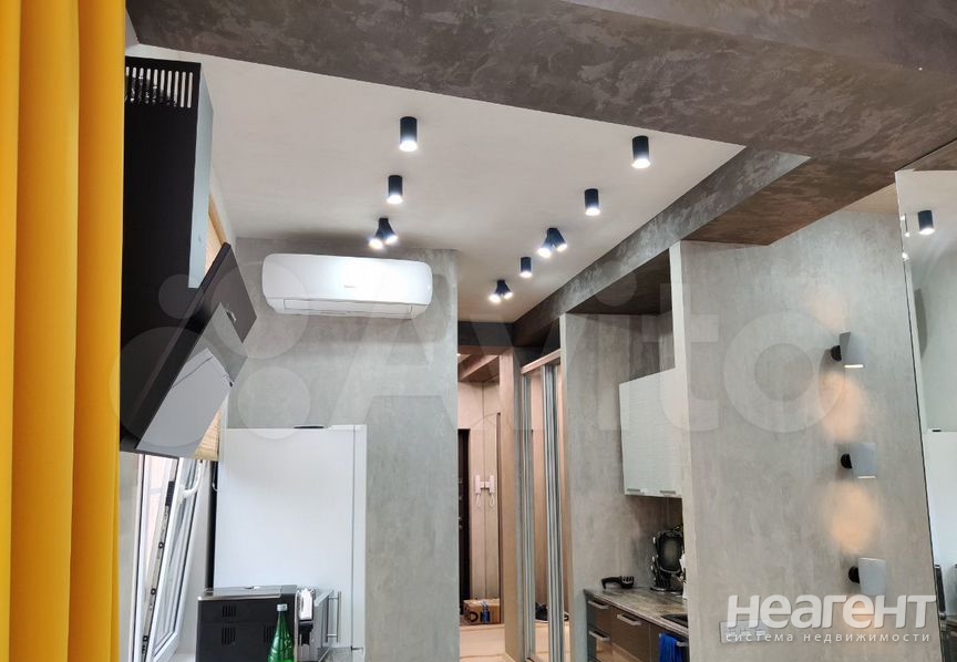 Продается 1-комнатная квартира, 55 м²