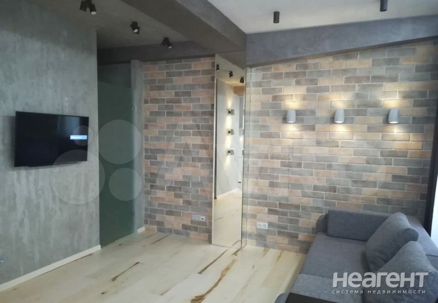 Продается 1-комнатная квартира, 55 м²