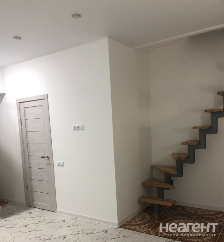 Продается 1-комнатная квартира, 32 м²