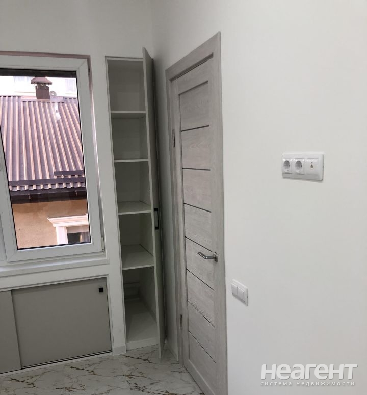 Продается 1-комнатная квартира, 32 м²