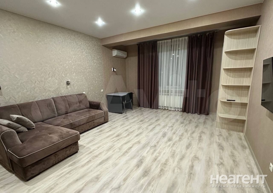 Сдается 2-х комнатная квартира, 85 м²