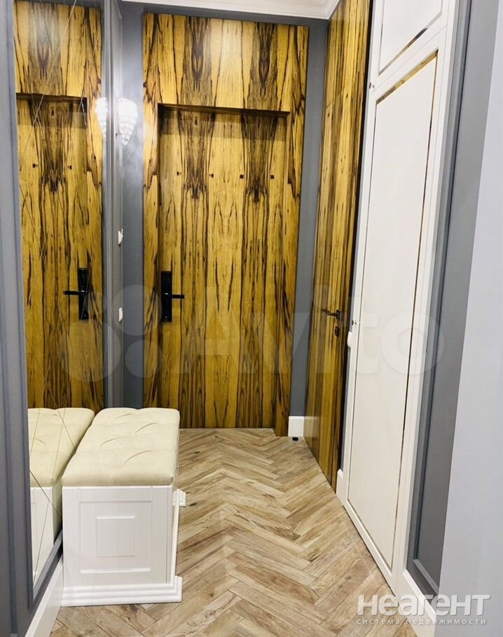 Сдается 1-комнатная квартира, 42 м²