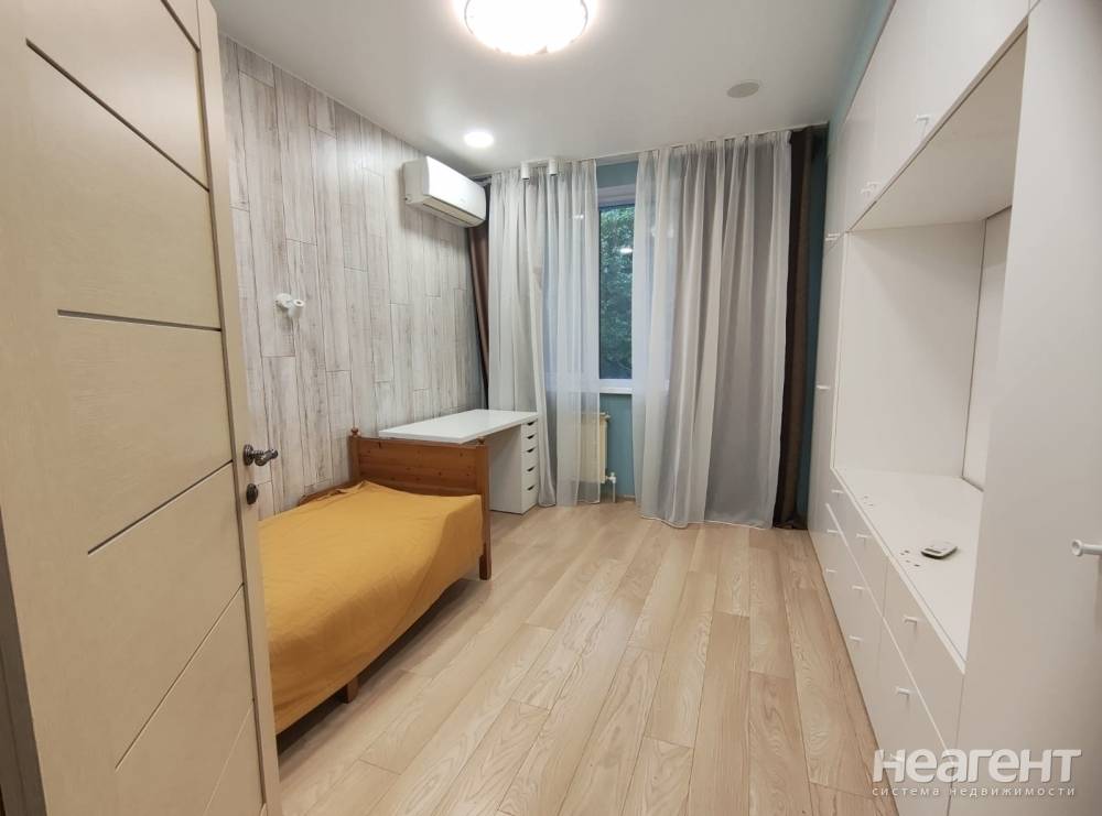 Продается Многокомнатная квартира, 120 м²