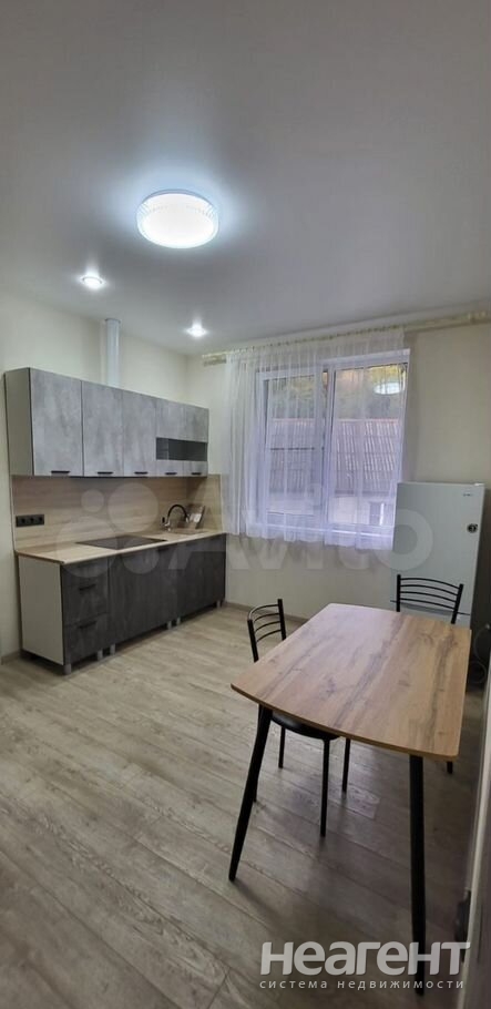 Сдается 1-комнатная квартира, 35 м²