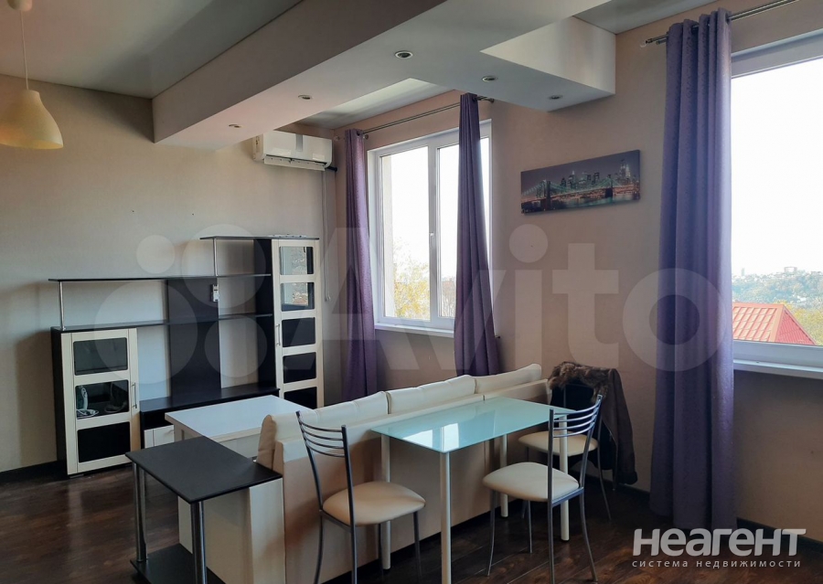 Продается 1-комнатная квартира, 47 м²