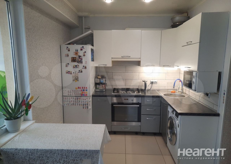 Продается 1-комнатная квартира, 37 м²