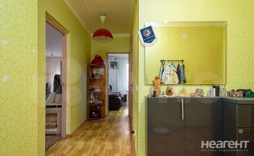 Продается 1-комнатная квартира, 59,8 м²