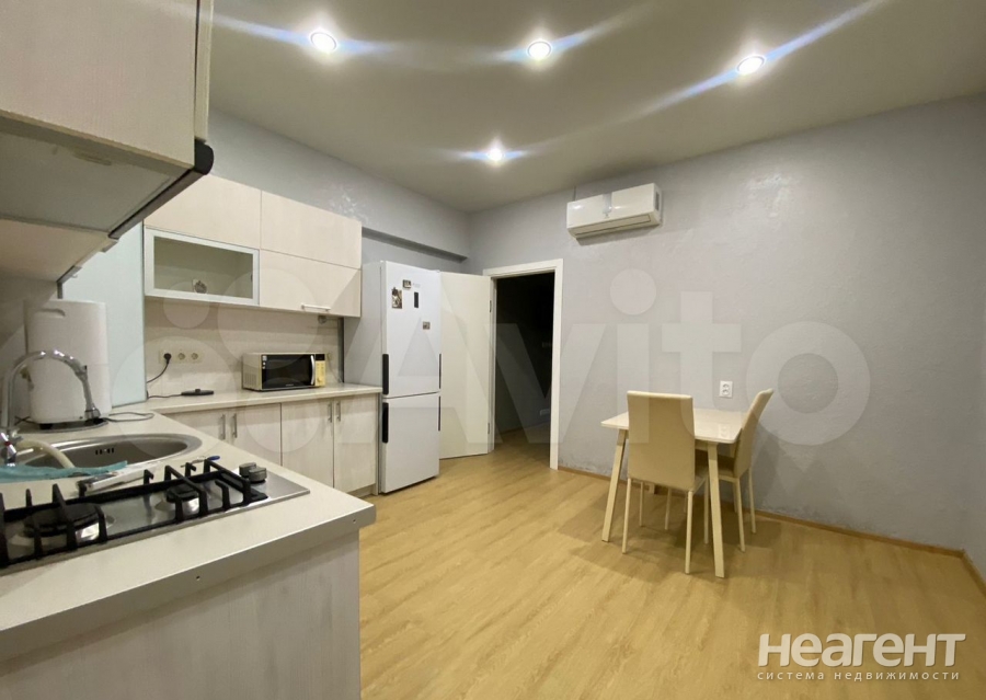 Продается 1-комнатная квартира, 37,9 м²