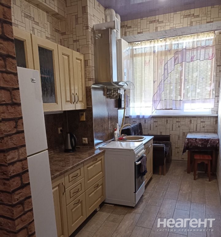 Сдается 1-комнатная квартира, 40 м²