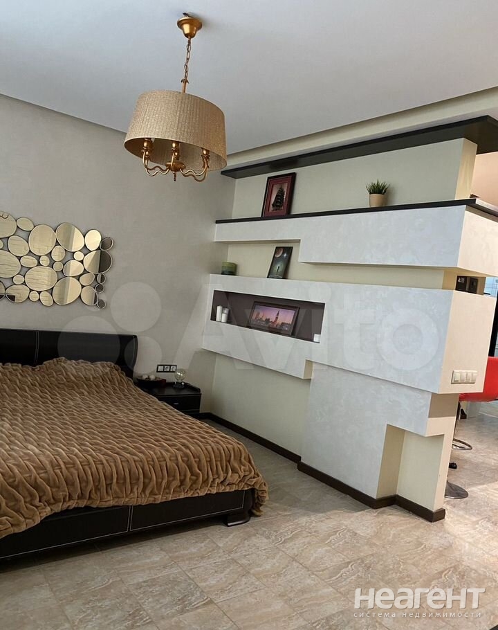 Сдается 1-комнатная квартира, 60 м²