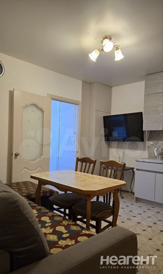 Продается 1-комнатная квартира, 36 м²