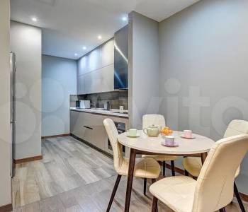 Сдается 2-х комнатная квартира, 110 м²