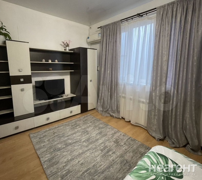 Сдается 1-комнатная квартира, 35 м²