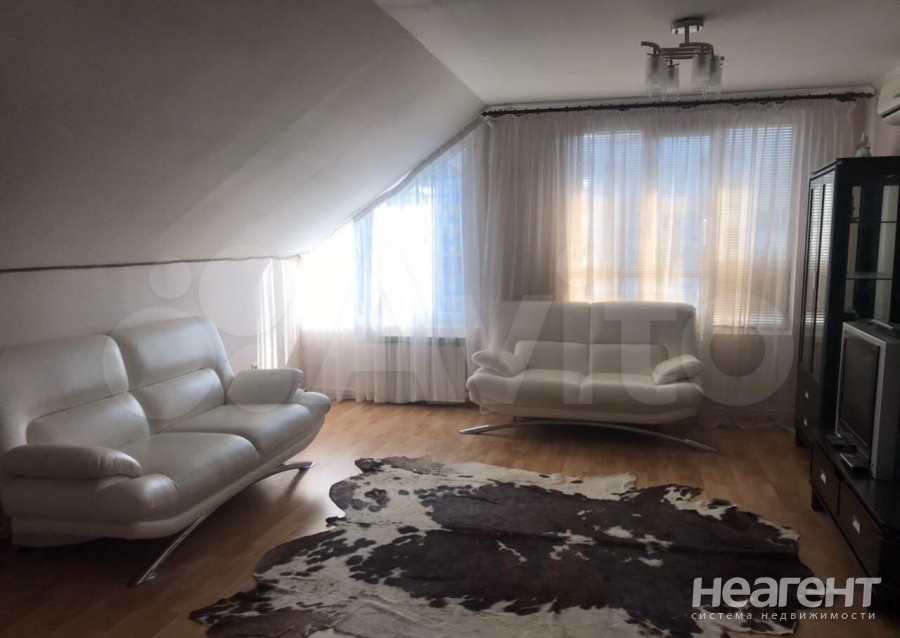 Продается Многокомнатная квартира, 120 м²