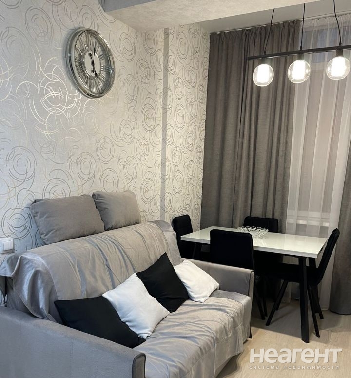 Сдается 1-комнатная квартира, 40 м²