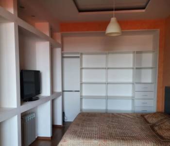 Продается 1-комнатная квартира, 47 м²