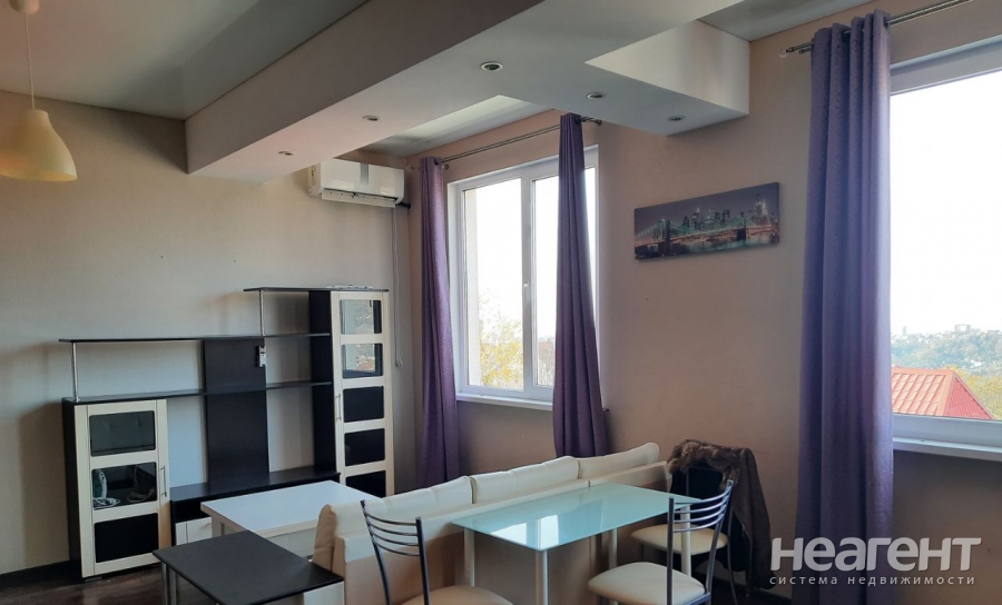 Продается 1-комнатная квартира, 47 м²