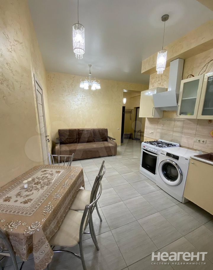 Продается 1-комнатная квартира, 45 м²