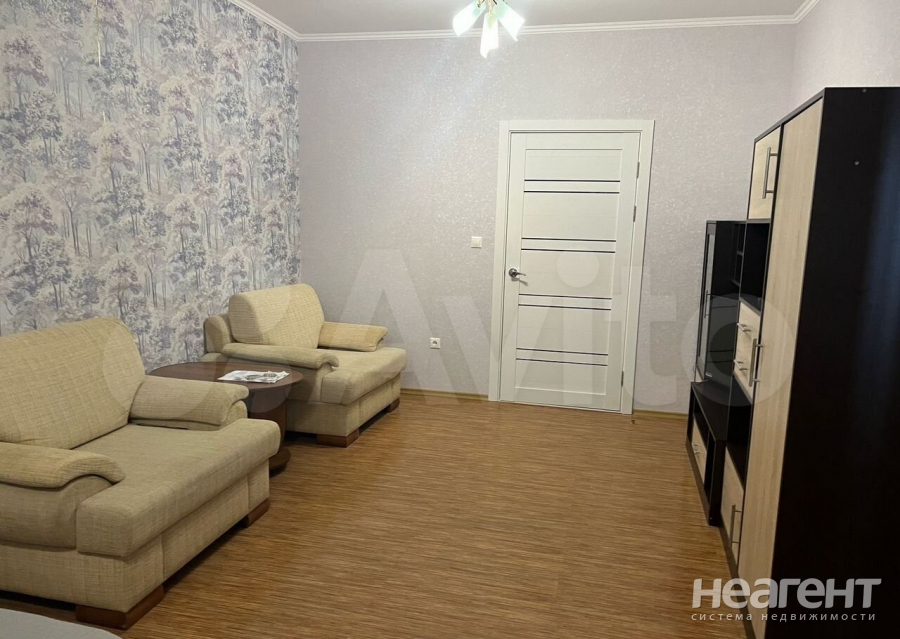 Продается 1-комнатная квартира, 80 м²