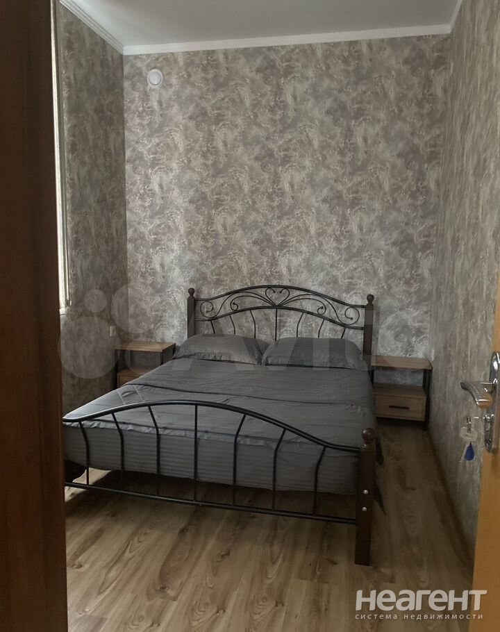 Сдается 1-комнатная квартира, 50 м²