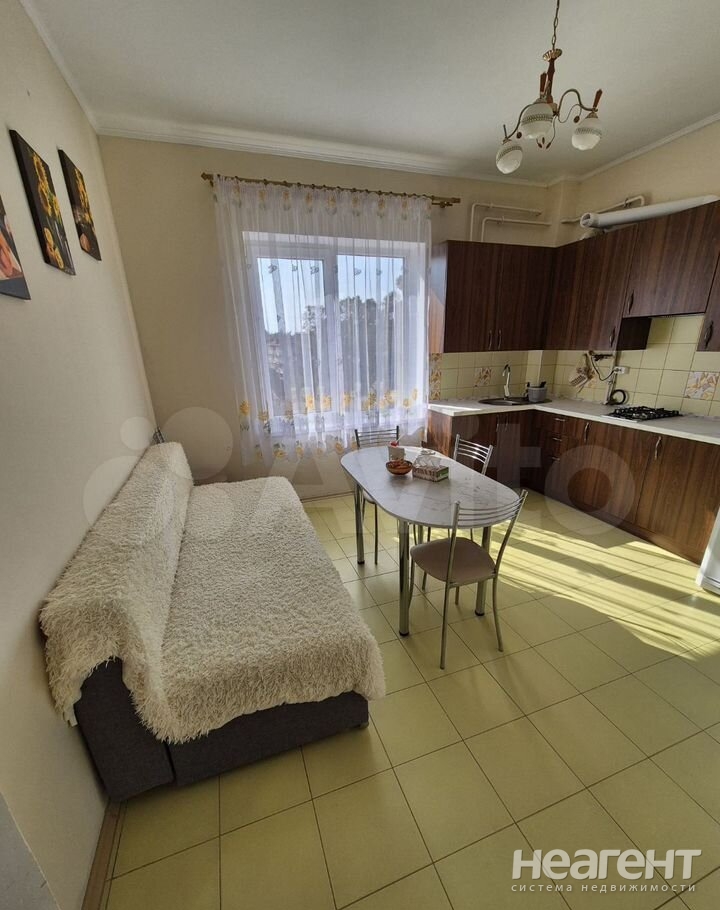 Сдается Многокомнатная квартира, 60 м²