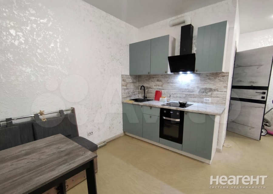 Сдается 1-комнатная квартира, 42 м²