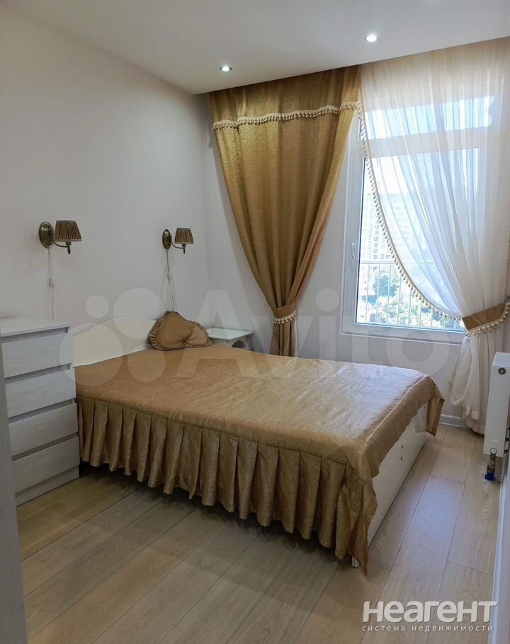 Сдается 1-комнатная квартира, 40 м²