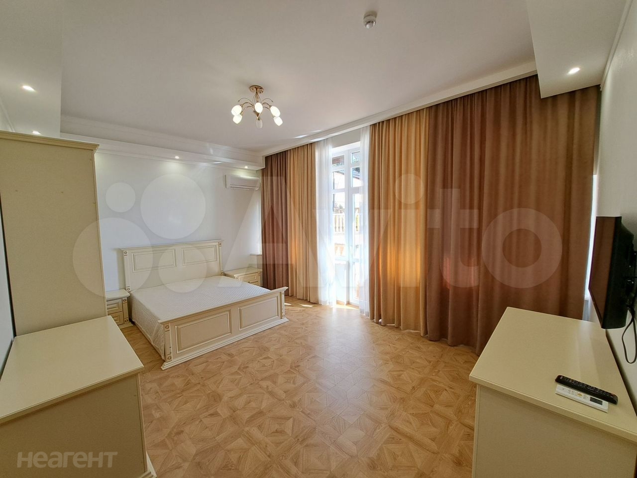 Сдается Многокомнатная квартира, 196,5 м²