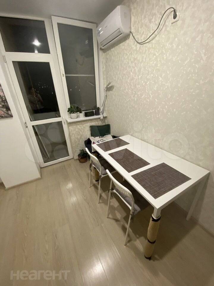 Продается 1-комнатная квартира, 37,2 м²