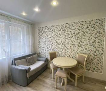 Продается 1-комнатная квартира, 48 м²